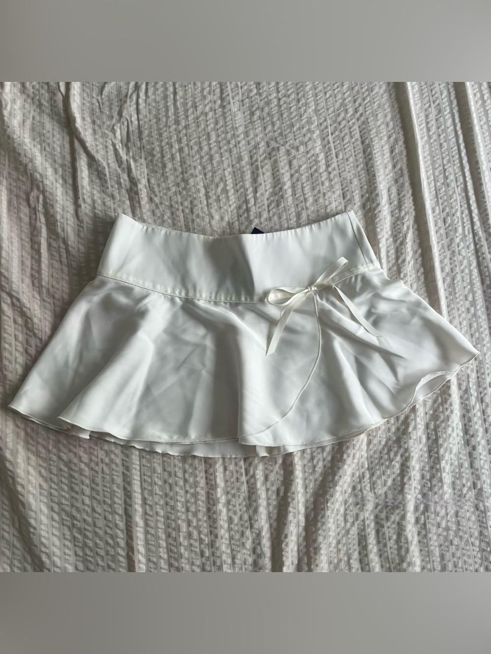 Brandy Melville White Mini Skirt with Bow